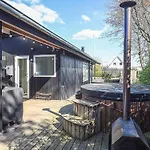 6 Person In Hojslev-by Traum * Hojslev