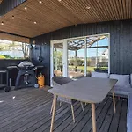 6 Person In Hojslev-by Traum Hojslev